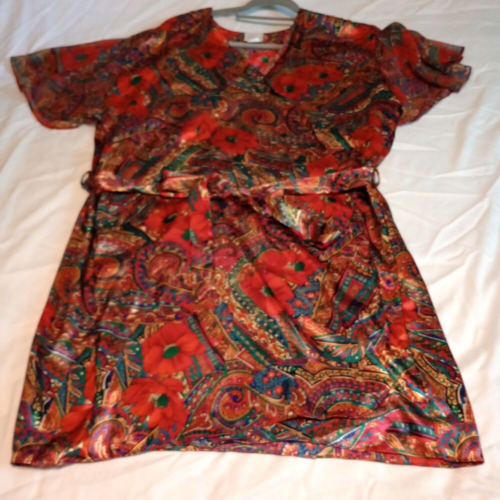Just My Size Women's Plussize Paisley Poppies Belted Robe. 1X Sleepwear Comfy
